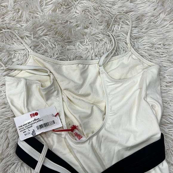 SOLID & STRIPED Nina Belted Swimsuit cream - Picture 10 of 12